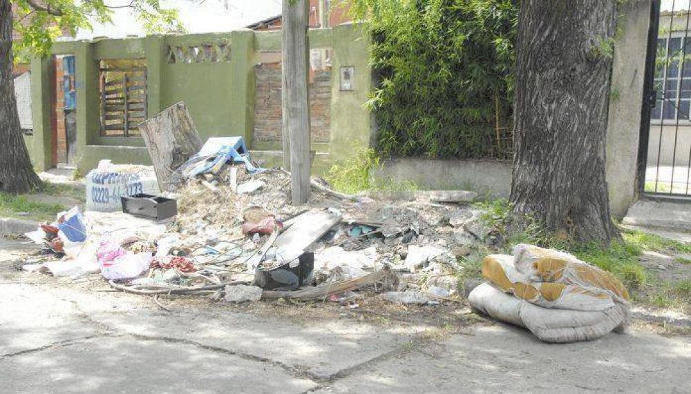 Piden limpieza en Ezpeleta