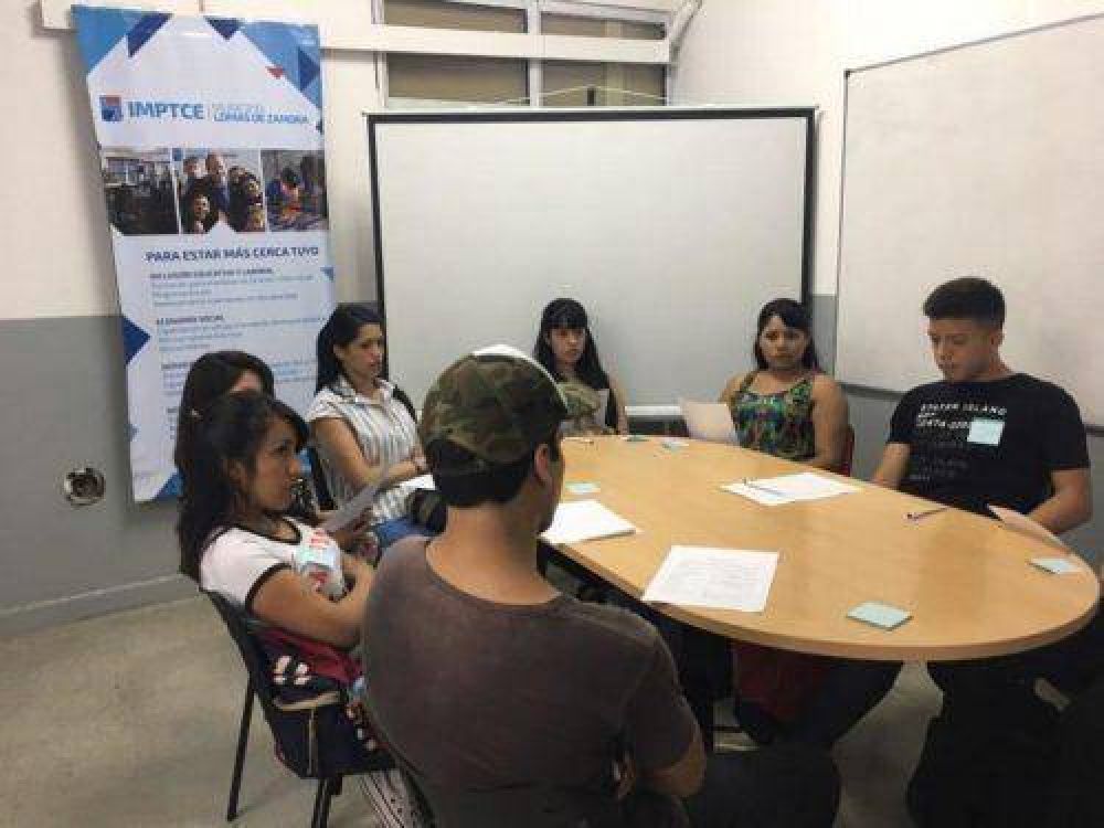 Conectan a las empresas locales con los vecinos que buscan trabajo