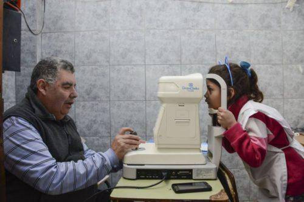 El programa de salud visual lleg� a m�s de 2.500 chicos