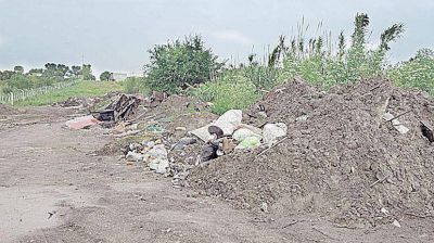 No aflojan los vuelcos de basura en Hern�ndez