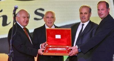 Lifschitz particip� del aniversario del Mercado de Productores
