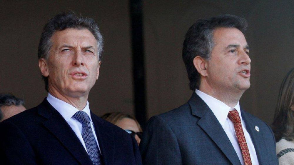Macri toma juramento a los ministros Etchevehere y Rubinstein