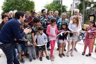 Obras de pavimentaci�n en Villa de Mayo