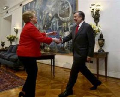 Bachelet invit� a Guillier a La Moneda y recibi� una lluvia de cr�ticas de la oposici�n