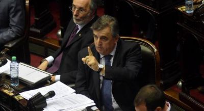 Negri le gan� la interna a Sanz y Morales y seguir� al frente del bloque UCR