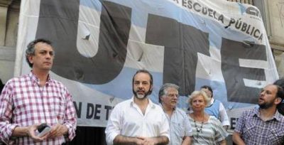 Docentes porte�os, contra la reforma previsional