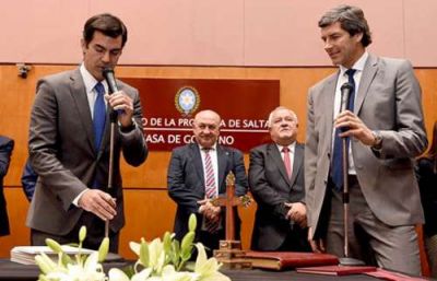 Urtubey congelar� el sueldo de los funcionarios provinciales durante todo 2018