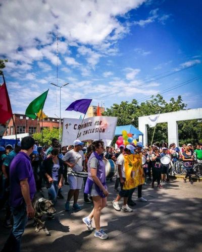 Caminata por la inclusi�n para informar a la sociedad