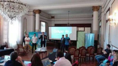 Para una mejor atenci�n de los pacientes en la salud p�blica y privada, Carlos Casares incorporar� �DrApp�