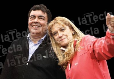 Fernando Espinoza - Ver�nica Magario: de la pareja del poder a la cr�nica de una ca�da