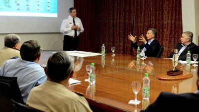 ARA San Juan: Macri se reuni� con Aguad en la sede de la Armada