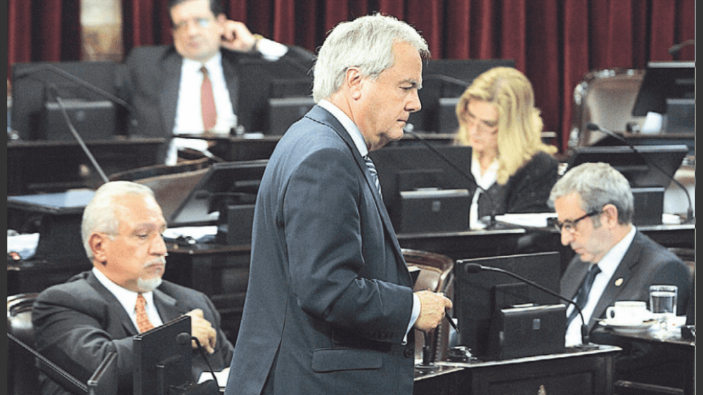 El peronismo rechaza el tratamiento expr�s del paquete de reformas