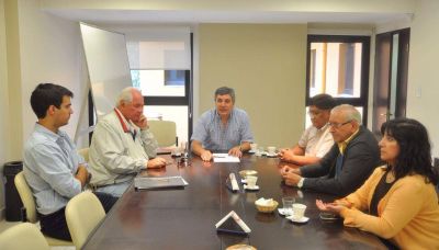 Docentes tendr�n beneficios m�dicos