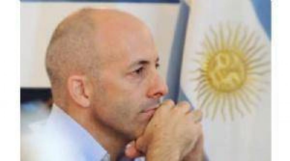 Ducot� anticipa al menos una docena de cambios en el gabinete