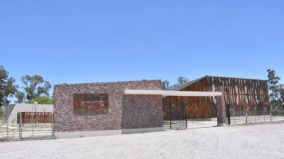 La gobernadora inaugur� el complejo del Jard�n Bot�nico de la UNSE