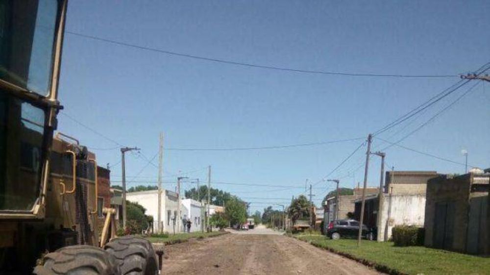 Arreglo de calles de tierra en Quequ�n para mejorar la transitabilidad