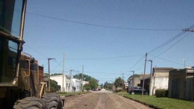 Arreglo de calles de tierra en Quequ�n para mejorar la transitabilidad