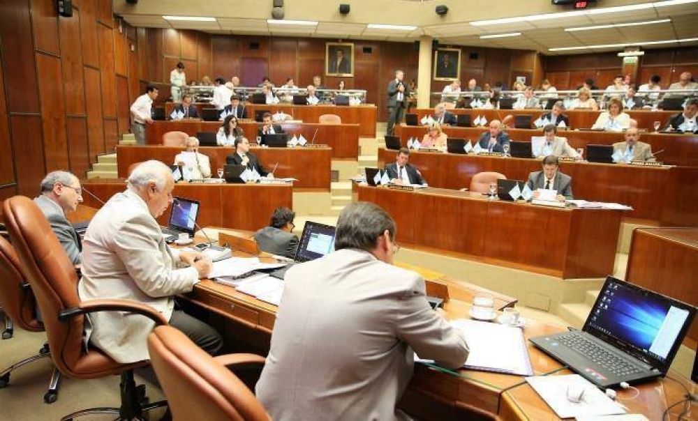 Diputados aprobaron los fondos municipales para el plus navide�o