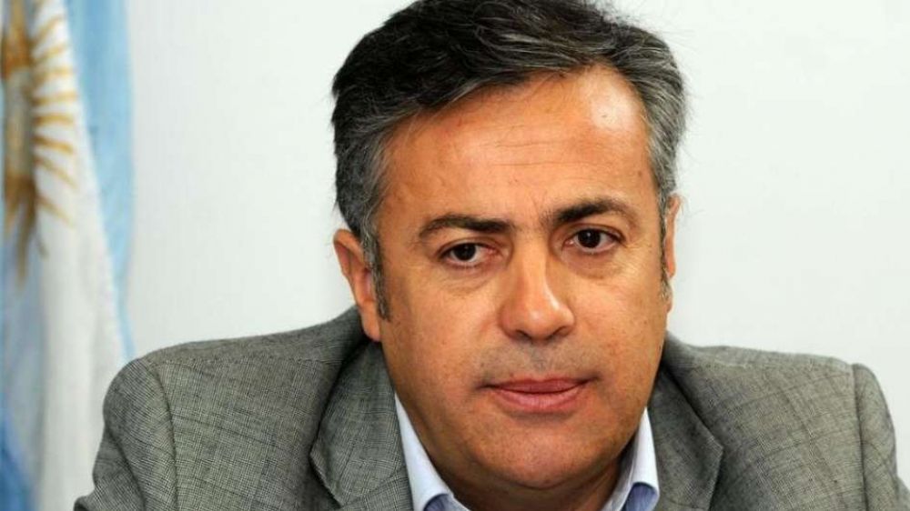 Cornejo apura el pago de deudas a agentes estatales