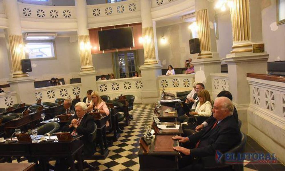 El Senado sesion� sin dar ingreso a las leyes clave aprobadas por la C�mara baja