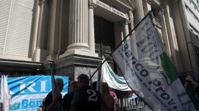 Bancarios cuestionaron la reforma laboral que impulsa el Gobierno