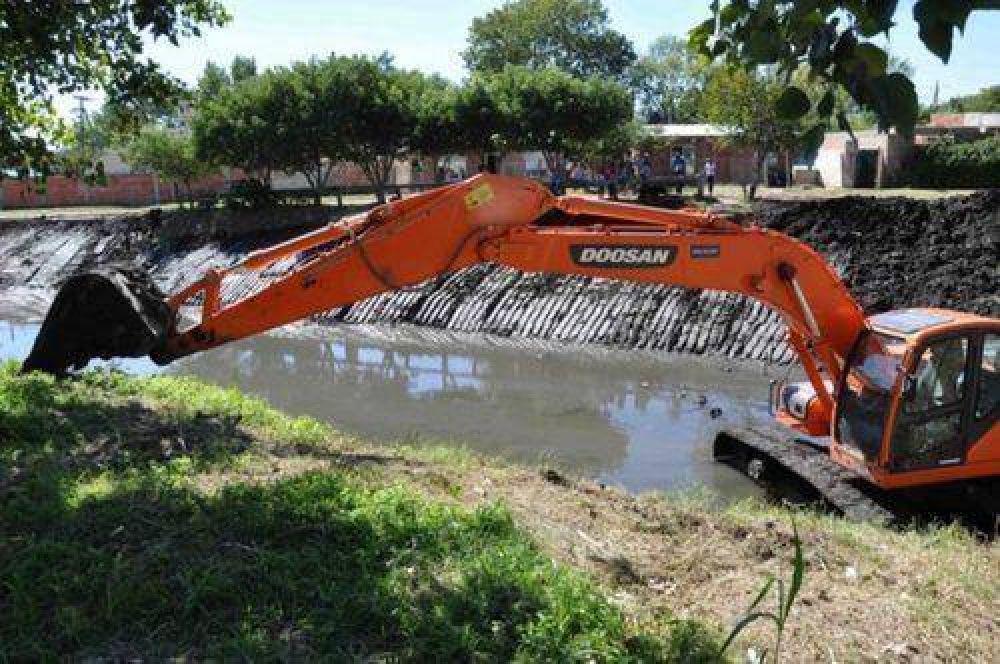 Trabajan para que el Arroyo Santa Catalina se mantenga limpio