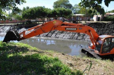 Trabajan para que el Arroyo Santa Catalina se mantenga limpio