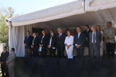 El gobernador presenci� la beatificaci�n de Catalina de Mar�a Rodr�guez
