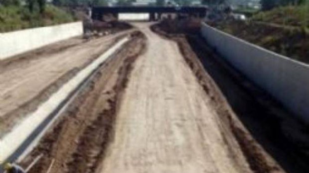 Ferroviarios advirten que el nuevo puente sobre empalme Acceso Oeste �es demasiado angosto�