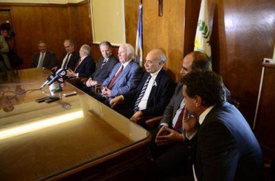Mendoza podr�a ser demandada por unos $102 millones
