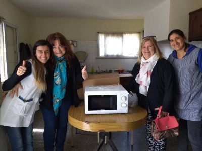 Consejo Escolar paga a proveedores con fondos provinciales