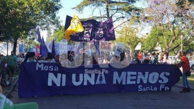 Santa Fe march� contra la violencia a las mujeres