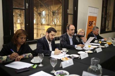 Se re�ne el Consejo de Gobierno del �rea Metropolitana Santa Fe