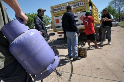Contin�a la venta de garrafas de gas a precio diferencial