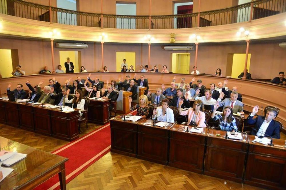 La izquierda denunci� un �pacto PJ-Cambiemos� en la provincia 