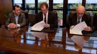 La Provincia subsidia con 30 millones en cr�ditos al sector productivo	 