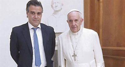 Francisco tiende su �manto sagrado� en medio del vendaval contra Rafecas