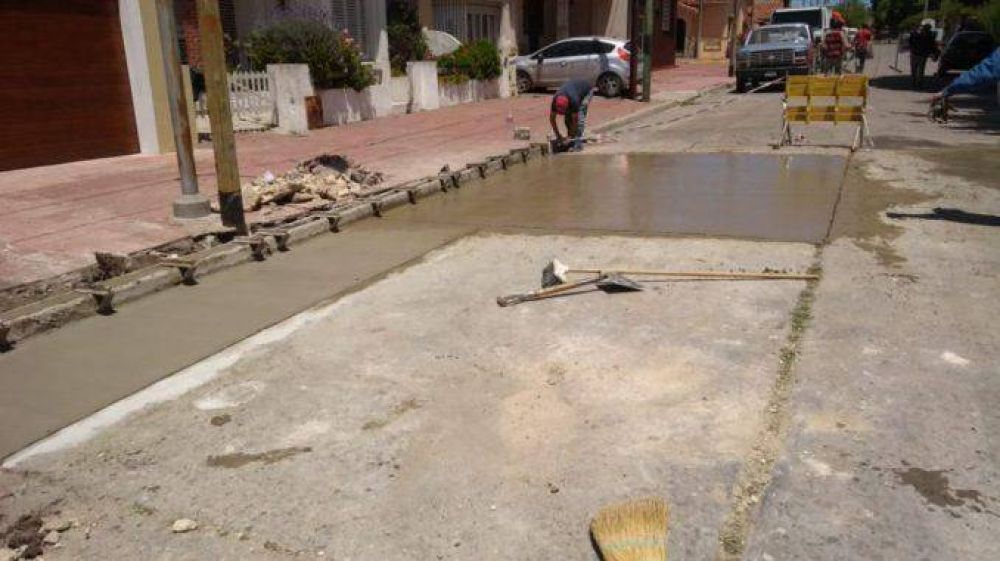 Pavimentaci�n no detiene su andar y sigue eliminando baches