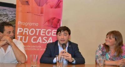 La provincia entreg� escrituras como bien de familia