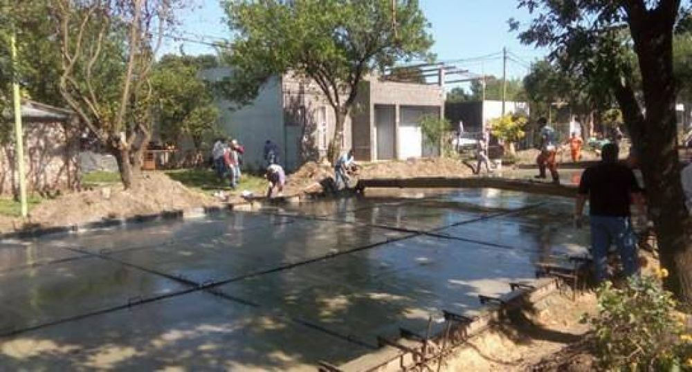 Avanza obra de pavimentaci�n en Avellaneda