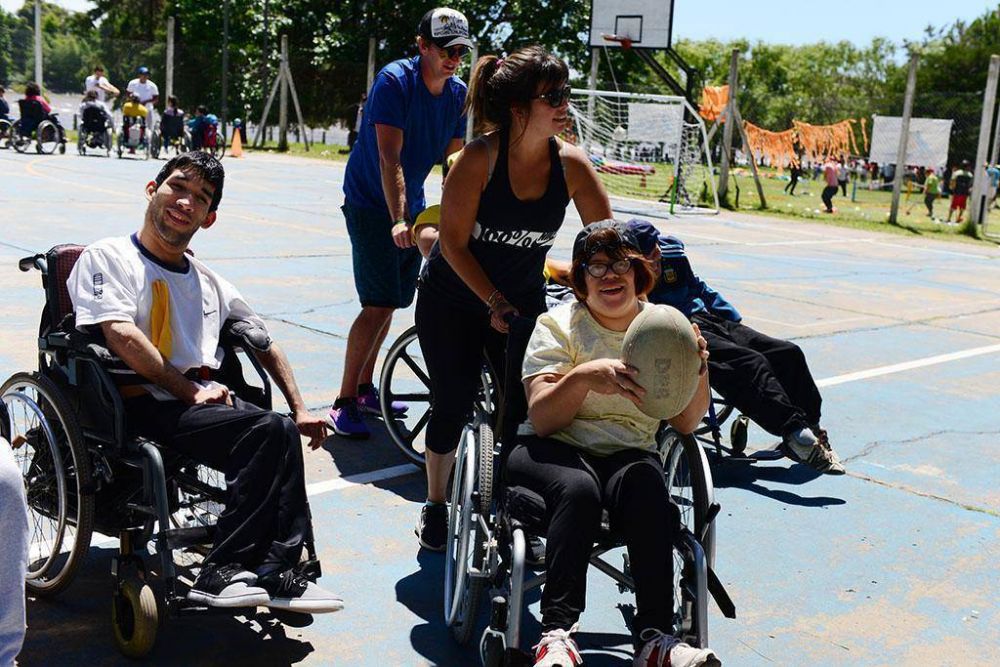 San Fernando organiz� una Jornada Recreativa de Discapacidad con 500 vecinos de zona norte