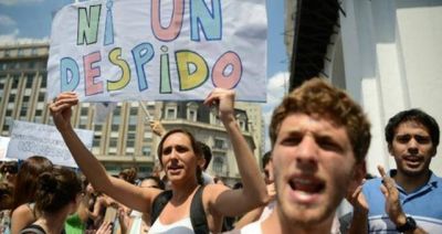 El Gobierno planea 35.000 despidos en el Estado