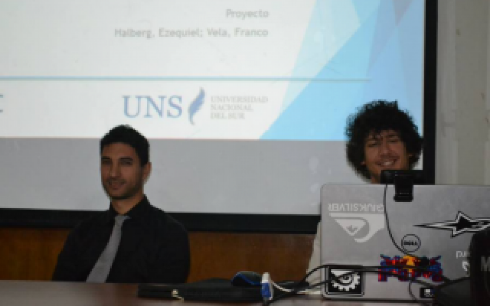 Dos estudiantes de la Universidad del Sur dise�aron dispositivo para que cuadripl�jico pueda comunicarse