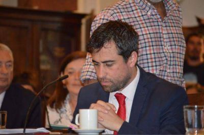 Medina: �La adhesi�n a la ley de cupo laboral Trans es una avance contra la discrminaci�n�