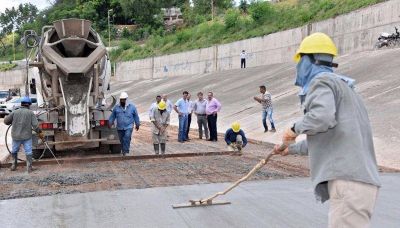 Ejecutan obras de agua