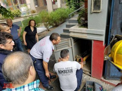 Susto por supuesto escape de gas en un edificio