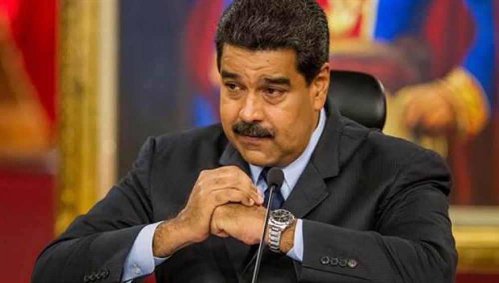 Maduro se prueba el traje de gur financiero: present el petro, una criptomoneda