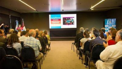 Presentaron programa escolar para mam�s adolescentes
