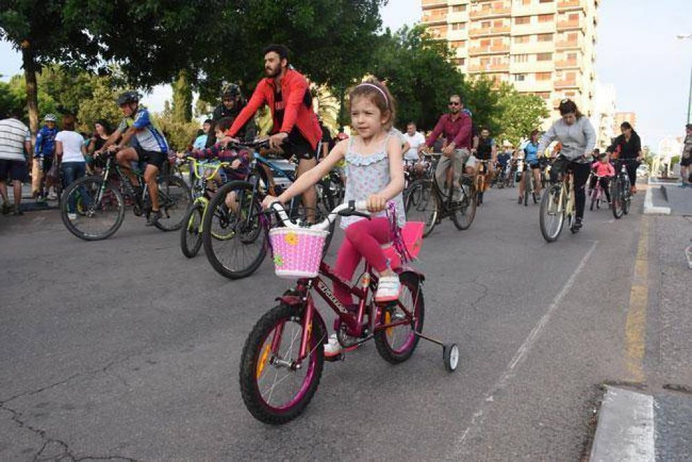 Altolaguirre promueve el uso de la bicicleta en Santa Rosa