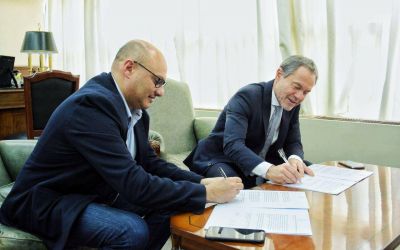 Reino firm� importante convenio con Ferrari
